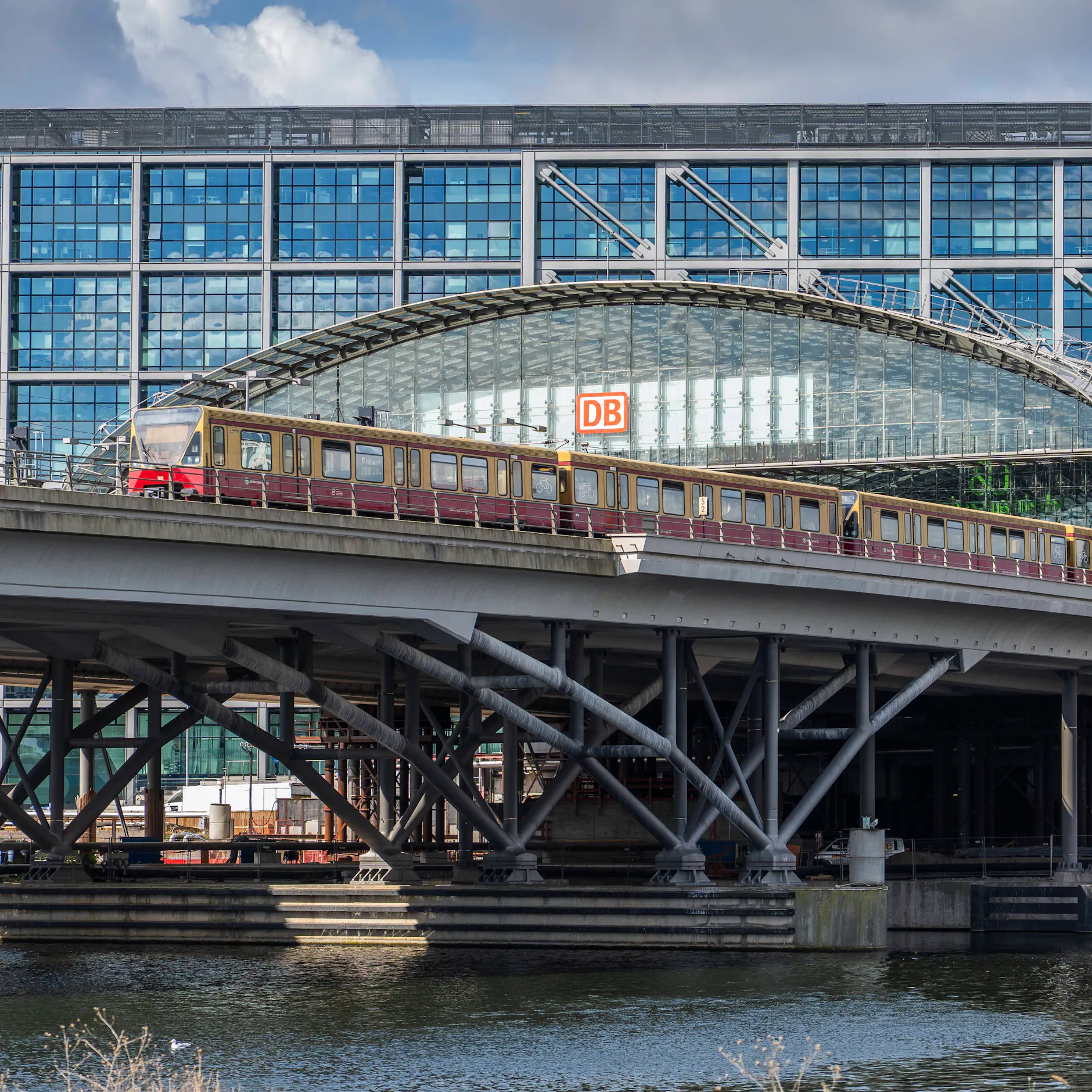Image - Deutsche Bahn und S-Bahn Berlin: 1000 Euro für nur einen Anruf kassieren!