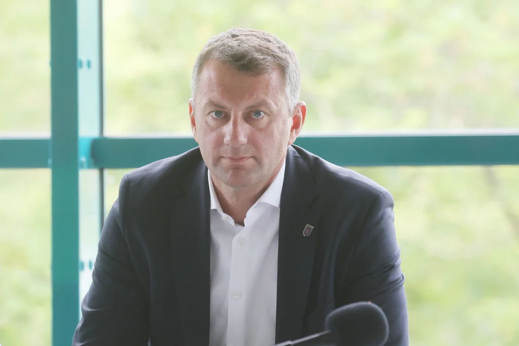 Carsten Rieder, Chef des Thüringer Gemeinde- und Städtebundes, verlangt vom Freistaat Thüringen Klarheit über die Weitergabe von Mitteln aus dem Sondervermögen des Bundes an Städte und Gemeinden.