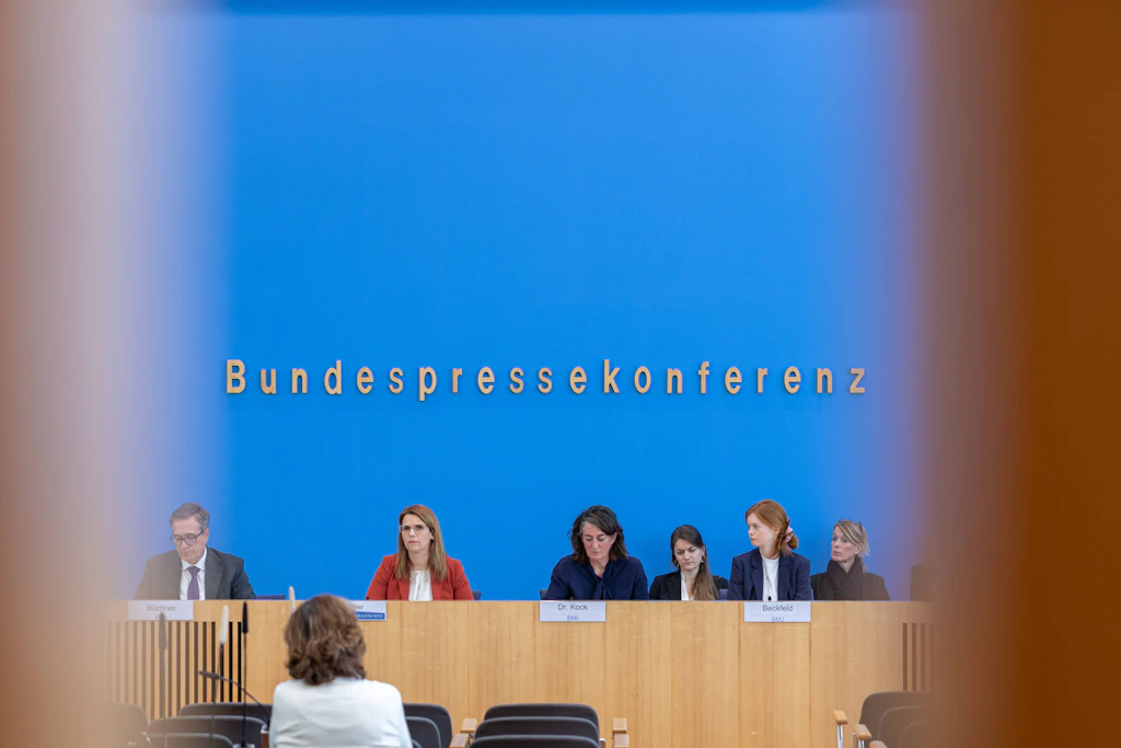 Staatsehren für NS-Kollaborateur in Kiew: Berlin gibt Nichtwissen vor