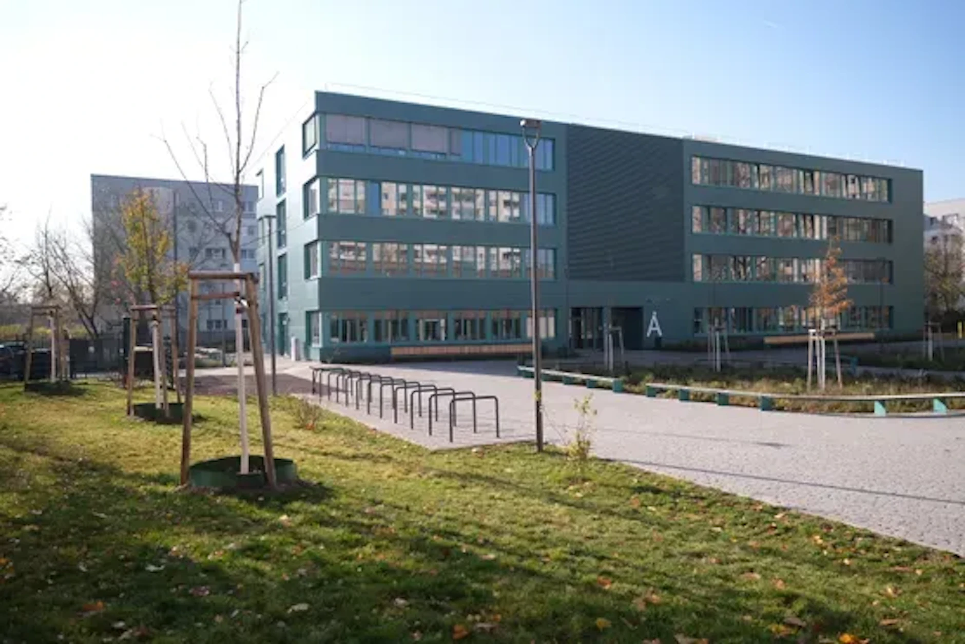 Die Peter-Pan-Grundschule in Marzahn. Die Lehrer in dem Bezirk fühlen sich von der Politik zu wenig beachtet. (Symbolbild)