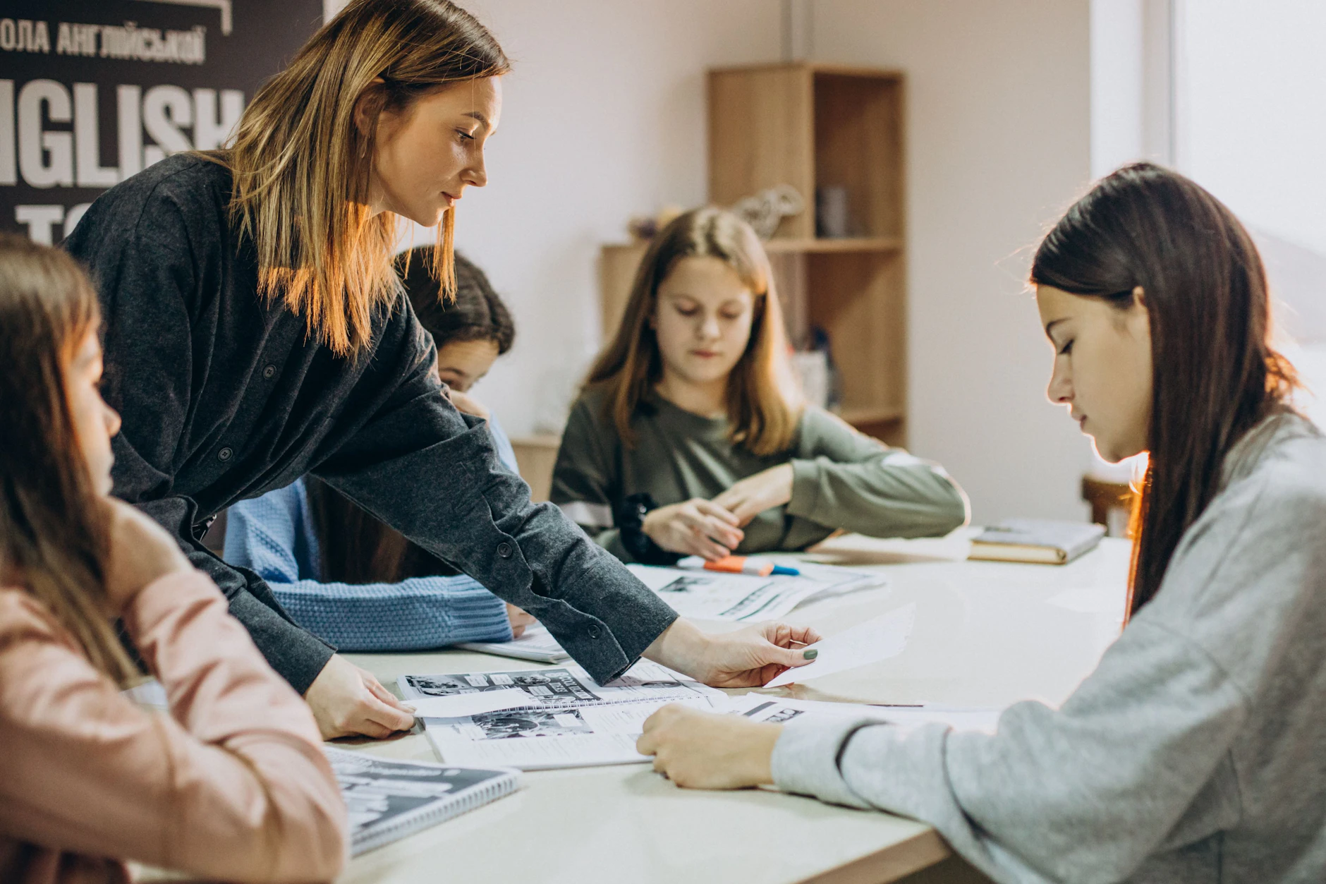 Im Bezirk Marzahn-Hellersdorf unterrichten zu viele Studenten die Kinder und zu wenige fertig ausgebildete Lehrer. (Symbolbild)