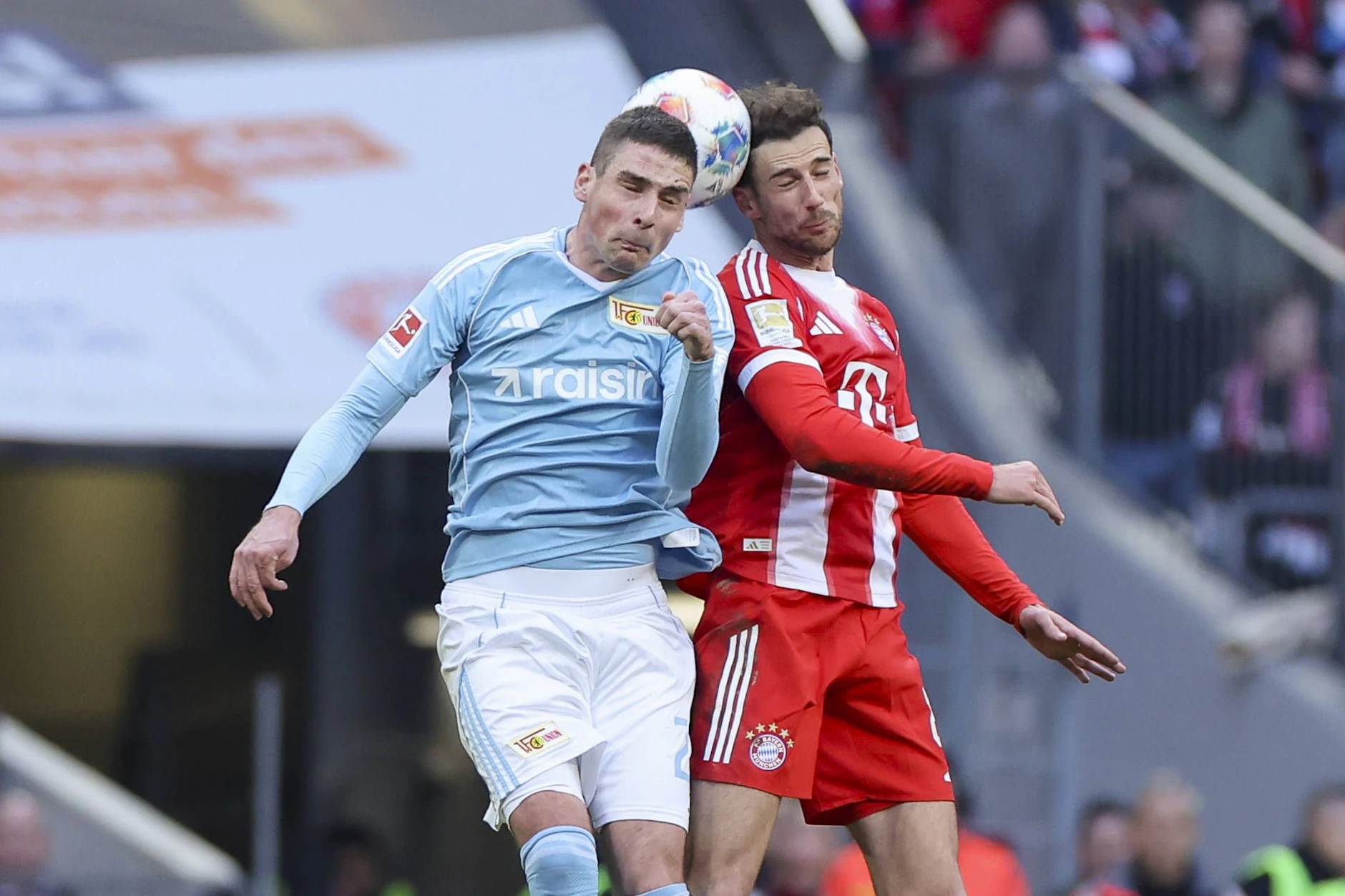 Leon Goretzka (r.) spielte in der abgelaufenen Saison noch mit dem FC Bayern München gegen Andrej Ilic und den 1. FC Union Berlin. Als ablösefreier Spieler aber wird Goretzka eher kein Kandidat in Köpenick sein.