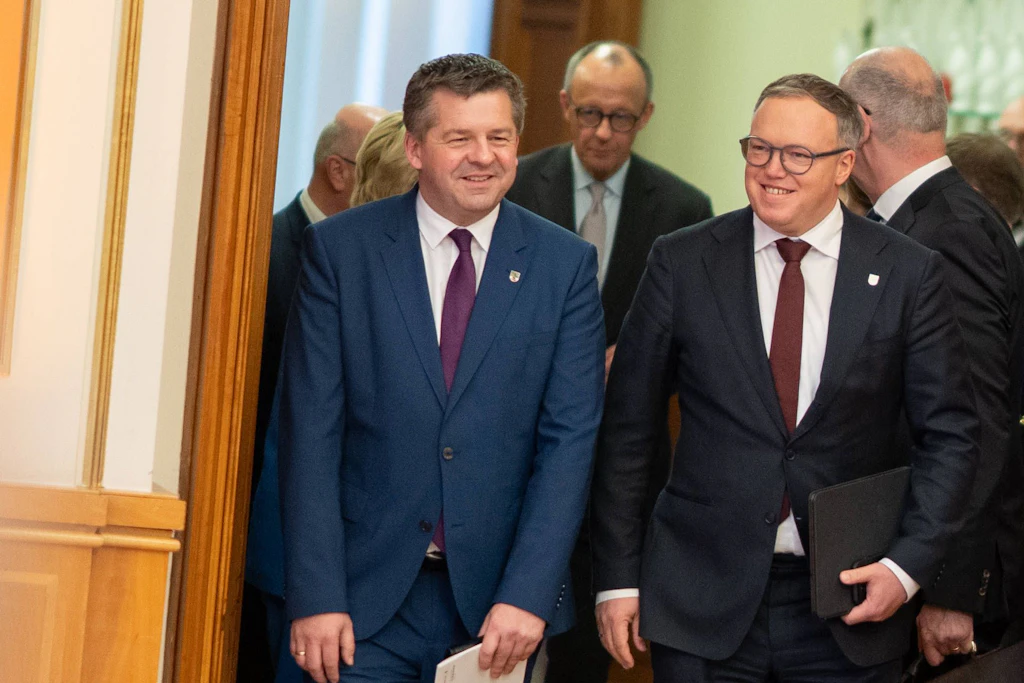 KI-Ministerpräsidenten in Thüringen und Sachsen-Anhalt: Hochmodern am Bürger vorbei
