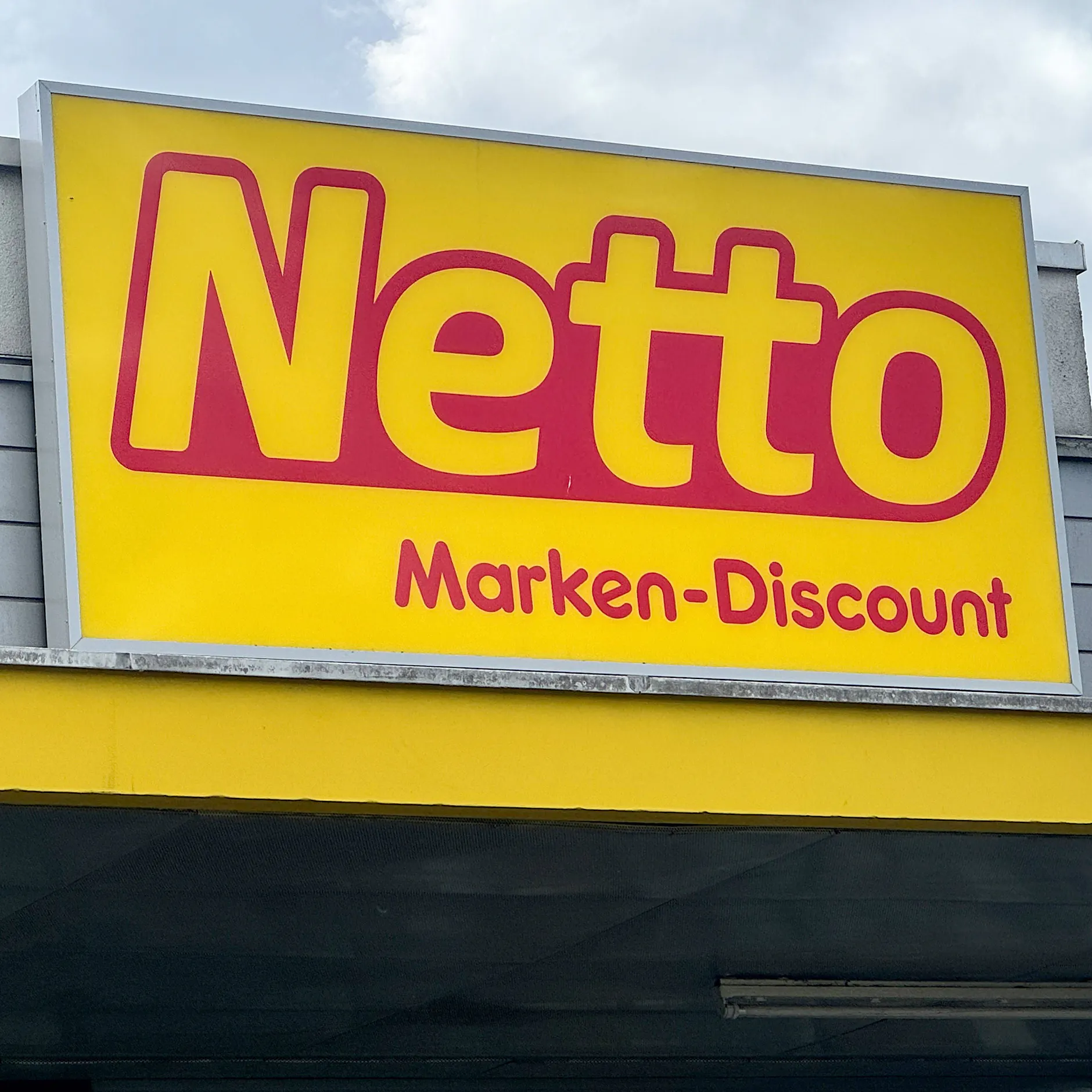 Metallteile entdeckt: Dieses Fleisch-Produkt von Netto auf keinen Fall essen!