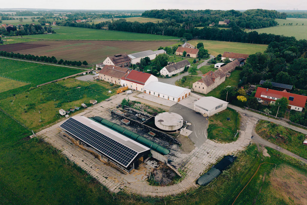 Blick über den Budissa Gutshof: Nur einer von mehreren Standorten im Landkreis Bautzen.