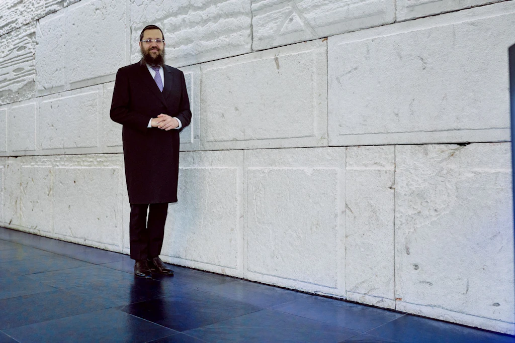 30 Jahre Jüdische Gemeinde Chabad Berlin: „Dunkelheit kehrt man nicht mit dem Besen weg, sondern nur mit Licht“