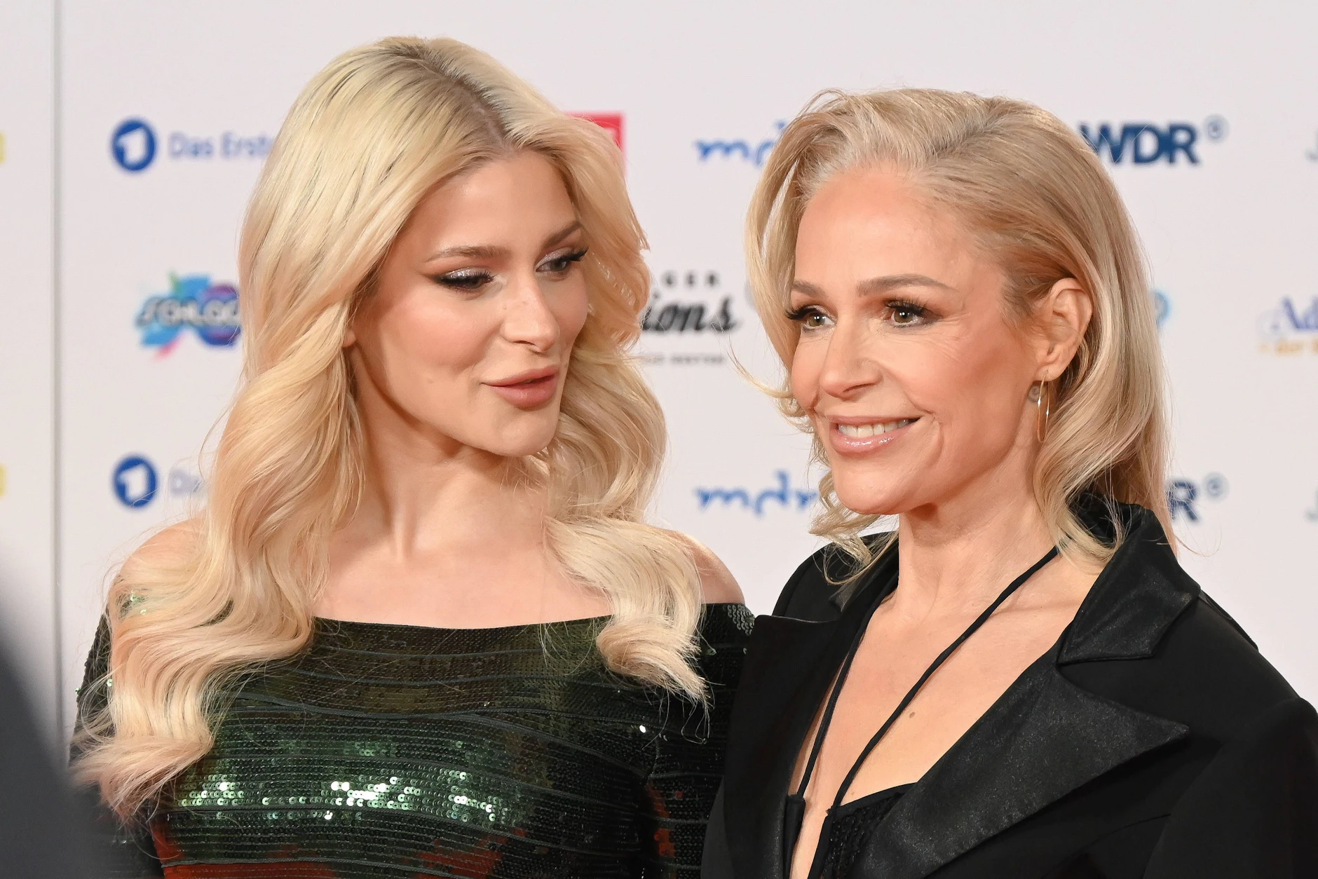 Marie Reim und Mutter Michelle hätte ein Mann beinahe auseinander gebracht.