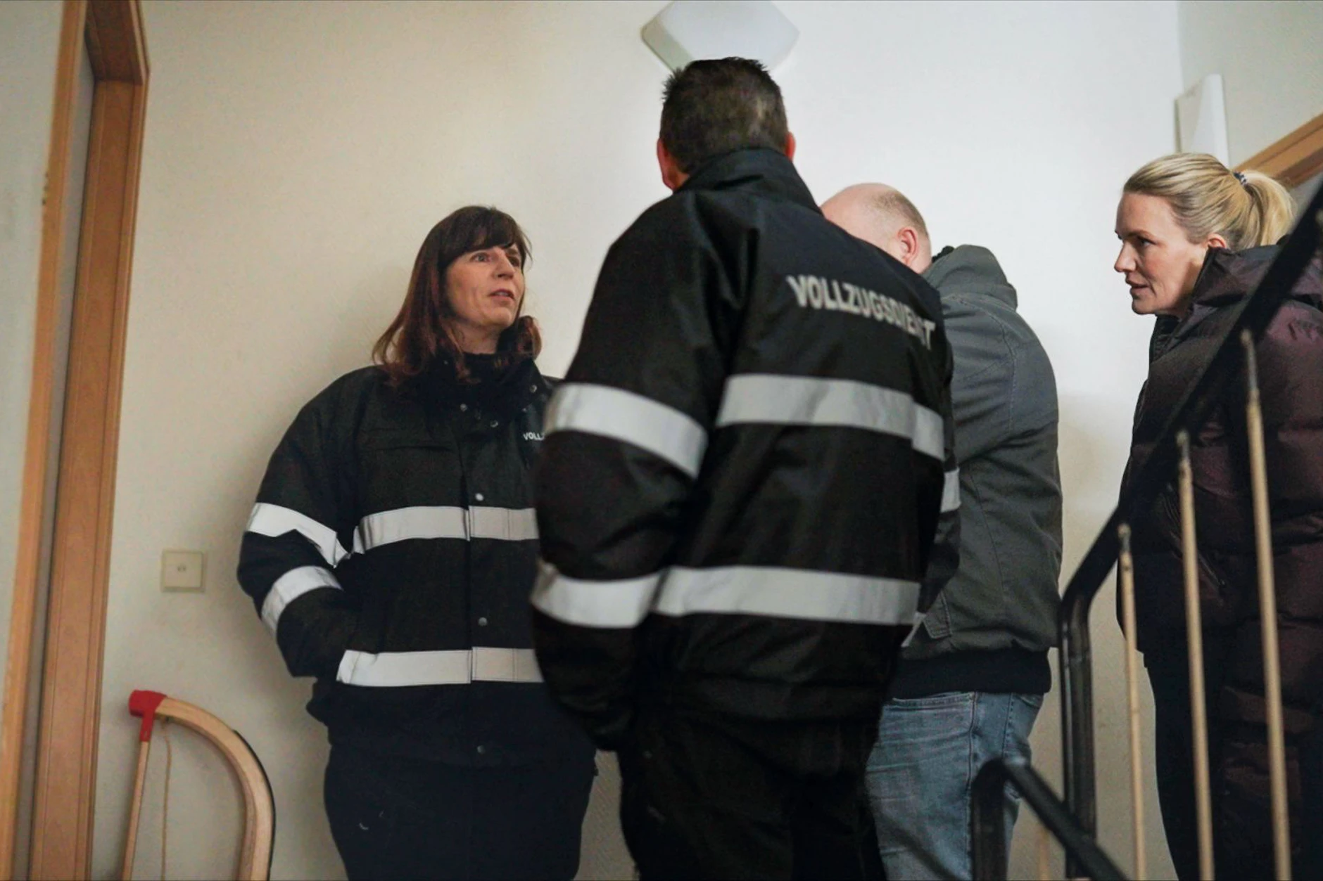 In der Sendung ging Sarah Tacke mit Ordnungsdienst und Sozialarbeitern auf Suche nach Arbeitsschwänzern.