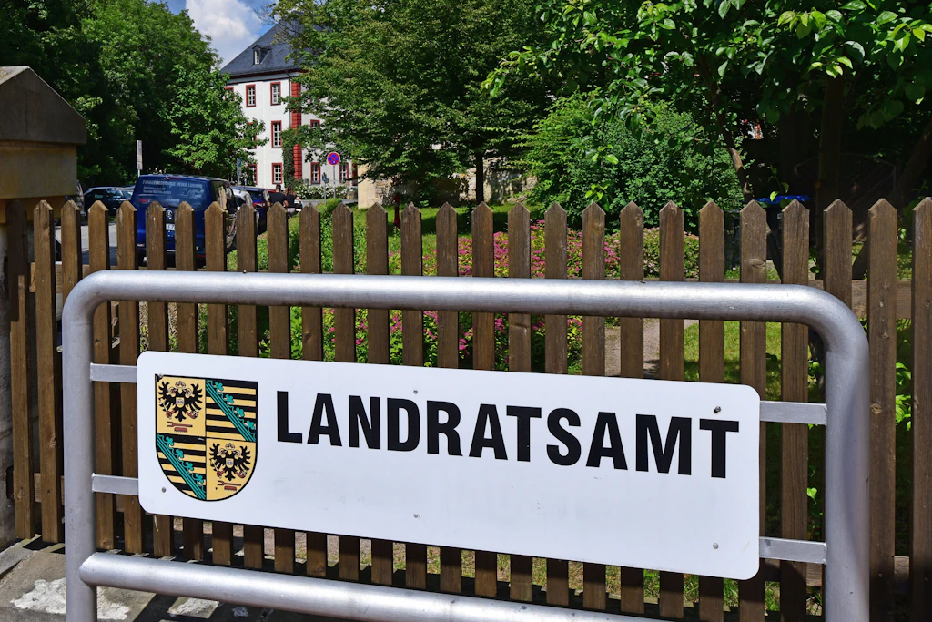 Wer wird in das Landratsamt von Saalfeld einziehen: SPD oder AfD?