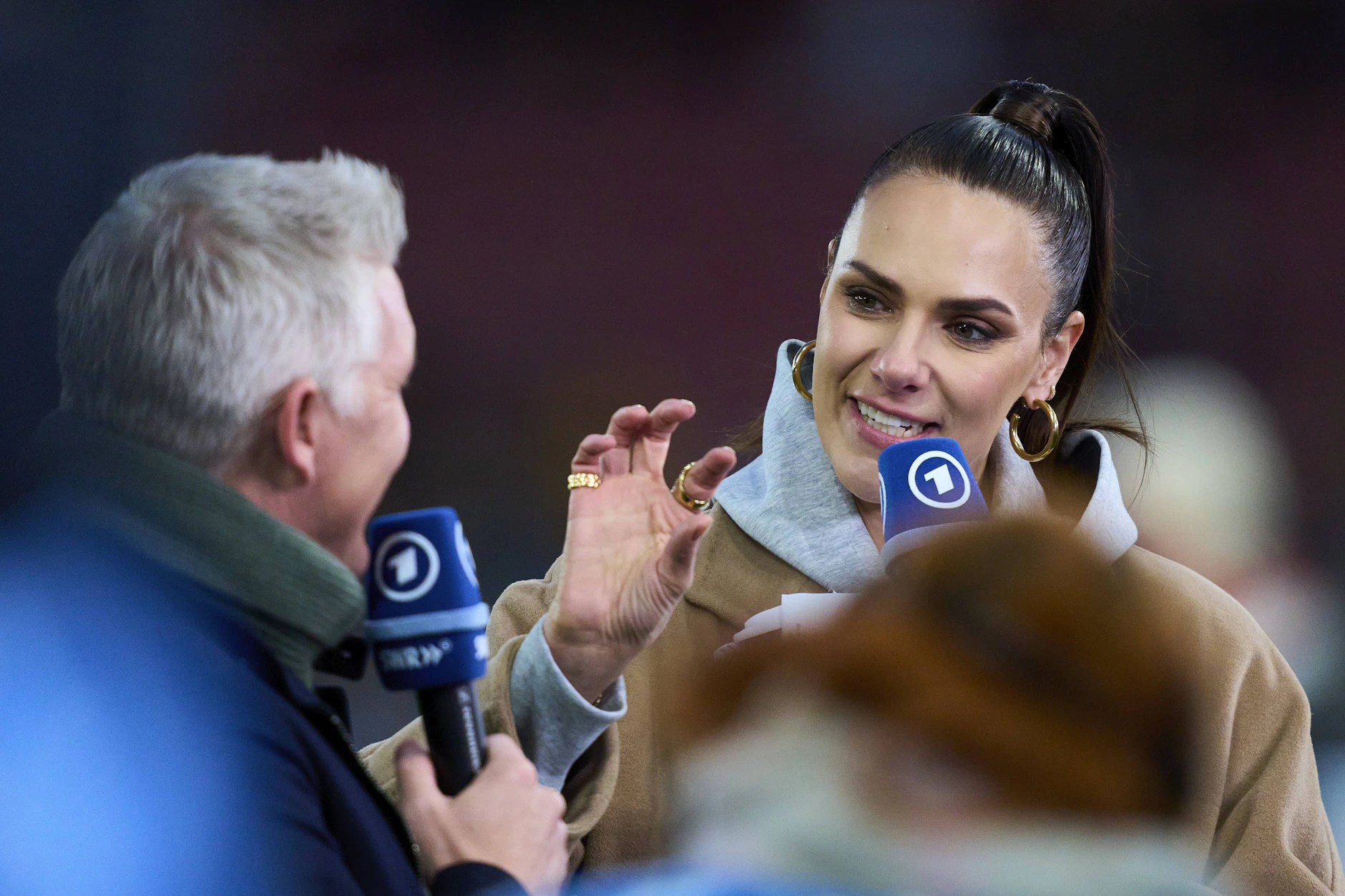 Für die ARD werden bei der WM wieder Moderatorin Esther Sedlaczek und Experte Bastian Schweinsteiger dabei sein.