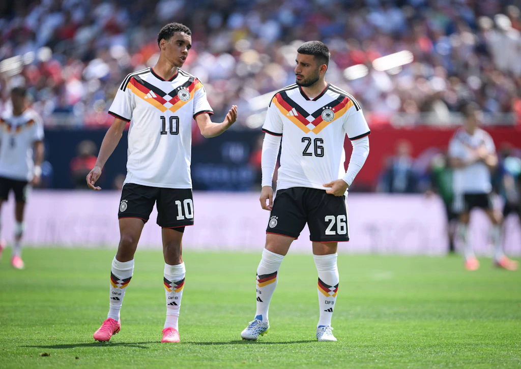 Kein Fehler bei Ihnen zu Hause: Deshalb wirkt das Deutschland-USA-WM-Bild so komisch