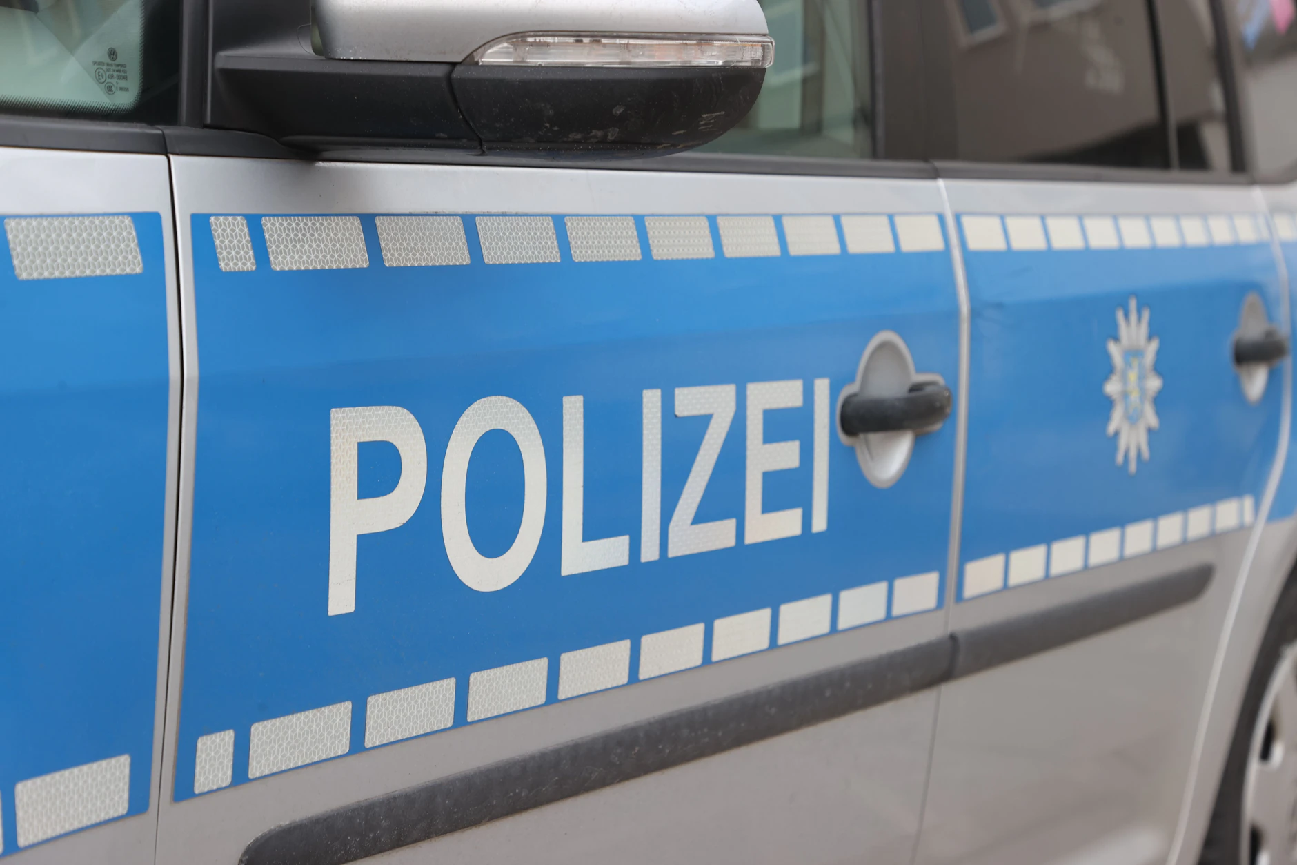Die Polizei durchsuchte am Dienstag 16 Wohnungen.