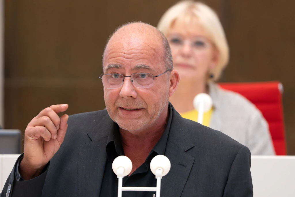 Torsten Arndt (AfD) ist der Herausforderer für das Landratsamt.