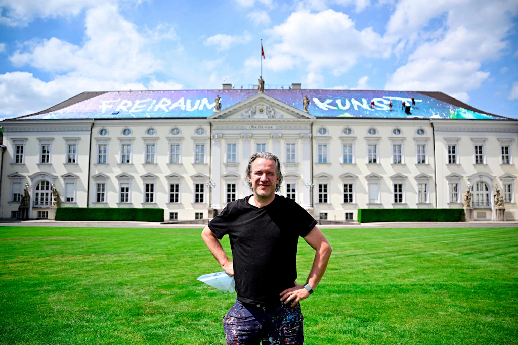 Schloss Bellevue im Ausnahmezustand für die nächsten Tage: Hilfe, die Künstler kommen!