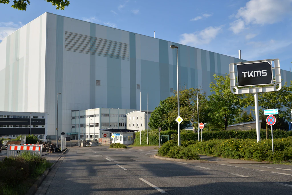 Die frühere Mathias-Thesen-Werft in Wismar war einer der größten Schiffsbaubetriebe in der DDR. Heute gehört die Werft Thyssenkrupp Marine Systems (TKMS), hier sollen U-Boote gebaut werden.