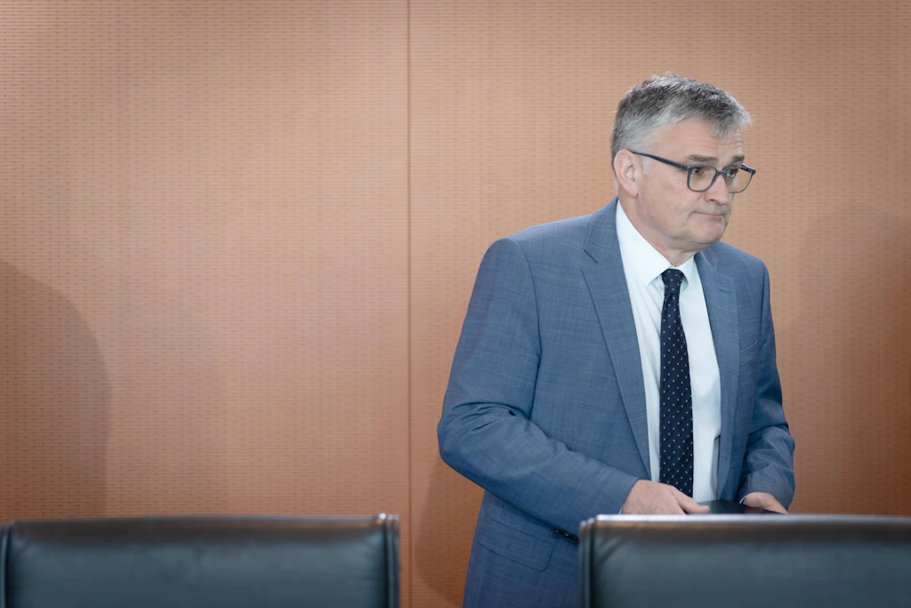 Zwei Monate Sommerpause für den Bundestag: Wie glaubwürdig ist Merz' Ruf nach mehr Arbeit noch?
