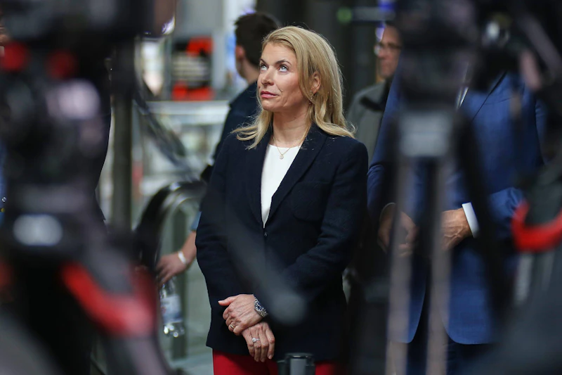 Deutsche Bahn Verspätung: Chefin Evelyn Palla nenn