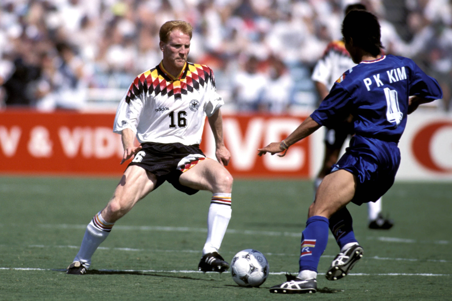 Matthias Sammer stand in der Vorrunde bei allen WM-Spielen in den USA in der deutschen Startelf – hier beim Spiel gegen Südkorea am 27. Juni 1994. Endstand: 3:2.