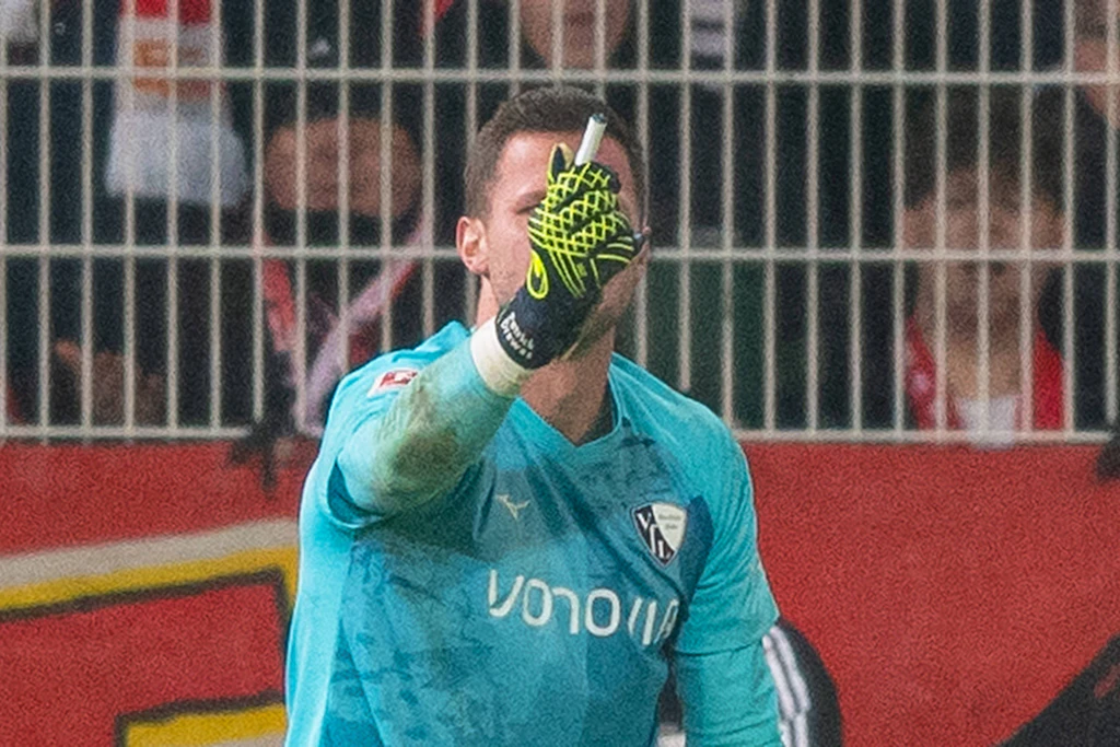 1. FC Union Berlin: Feuerzeug-Werfer zu Haft auf Bewährung verurteilt