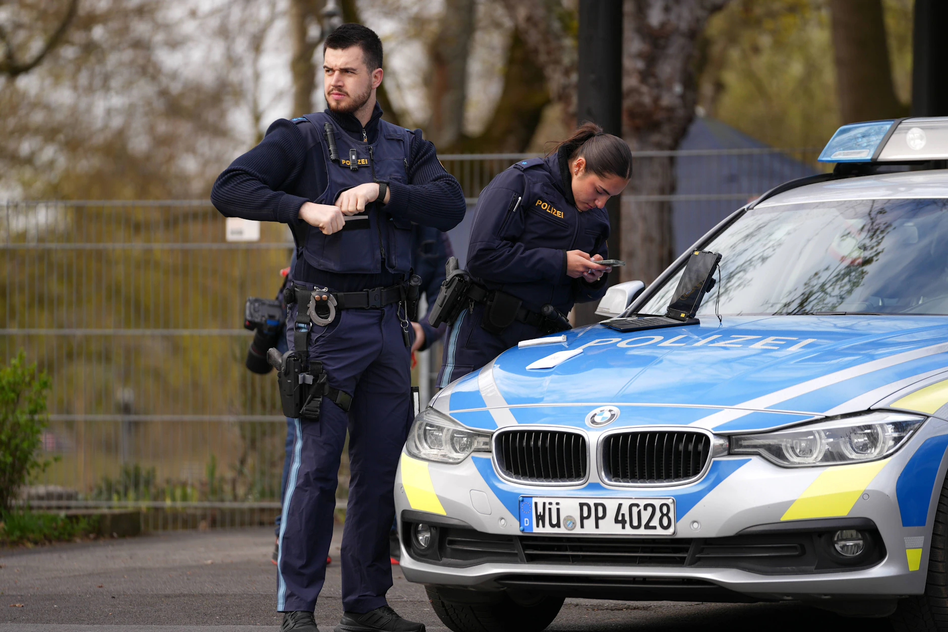 Die Handynutzung am Steuer wird immer größer.