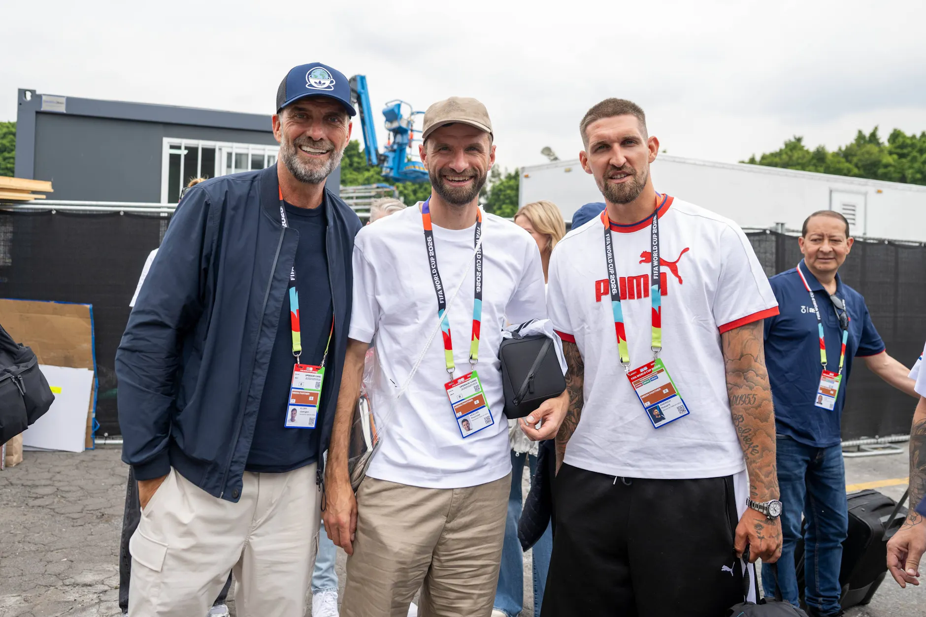 Jürgen Klopp, Thomas Müller und Robert Andrich begleiten die WM für MagentaTV.