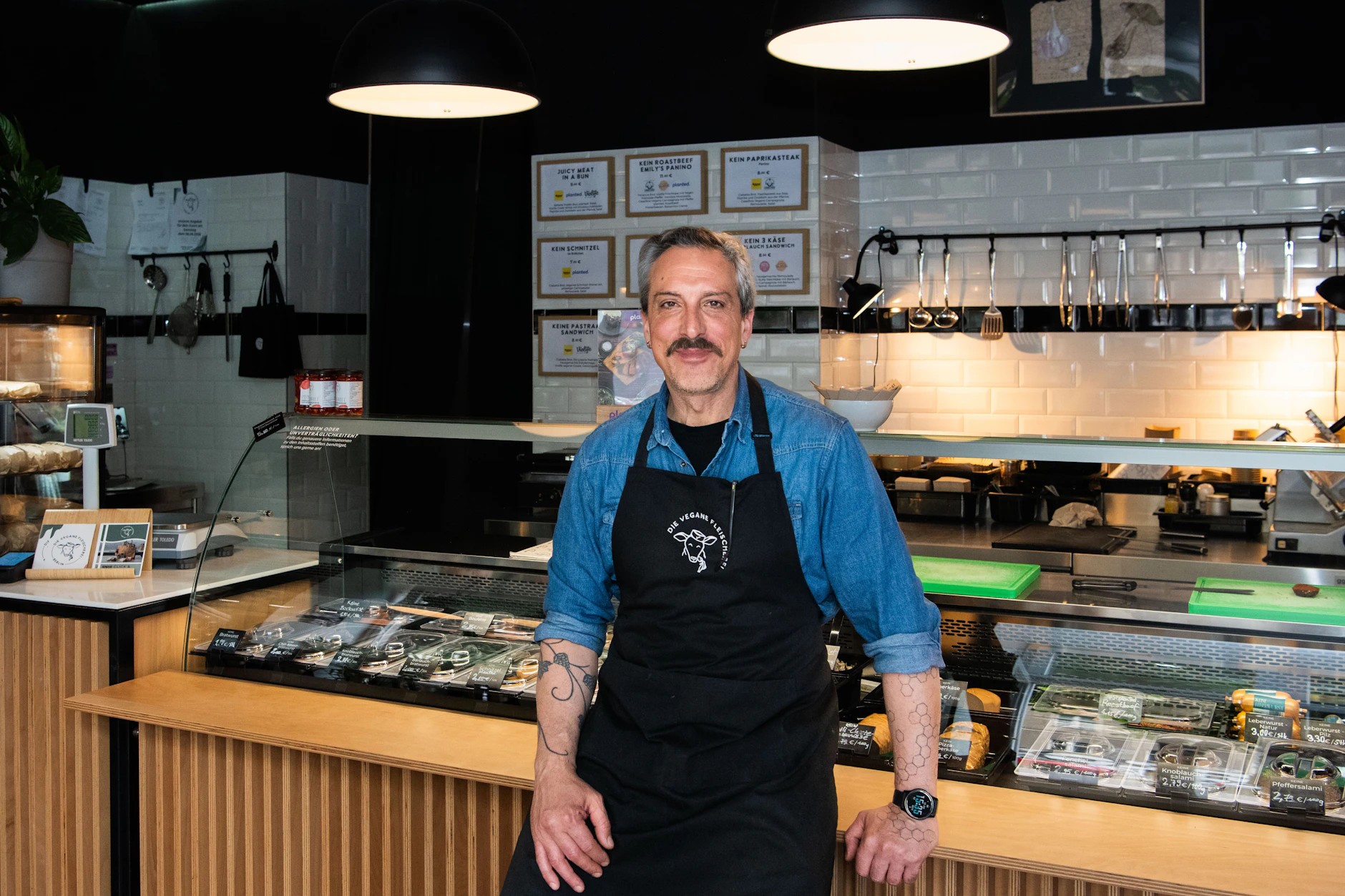 Simon Basaglia ernährt sich seit mehr als vier Jahren komplett vegan. Er fühle sich fitter als je zuvor, sagt der 49-Jährige.