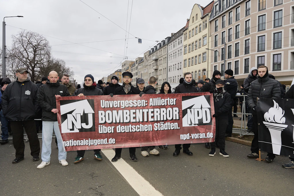 Neonazi-Aufmarsch am 14. Februar in Dresden: Die Zahl der Rechtsextremisten im Freistaat ist laut Behörde zuletzt gestiegen.