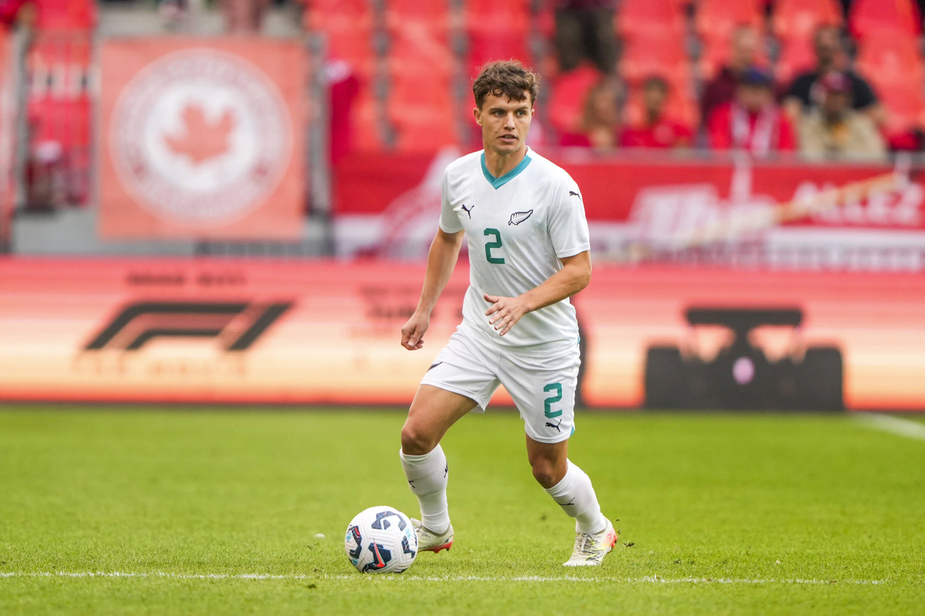 Der neuseeländische Fußballer Callan Elliot im Juni 2010 bei einem Fußballspiel-
