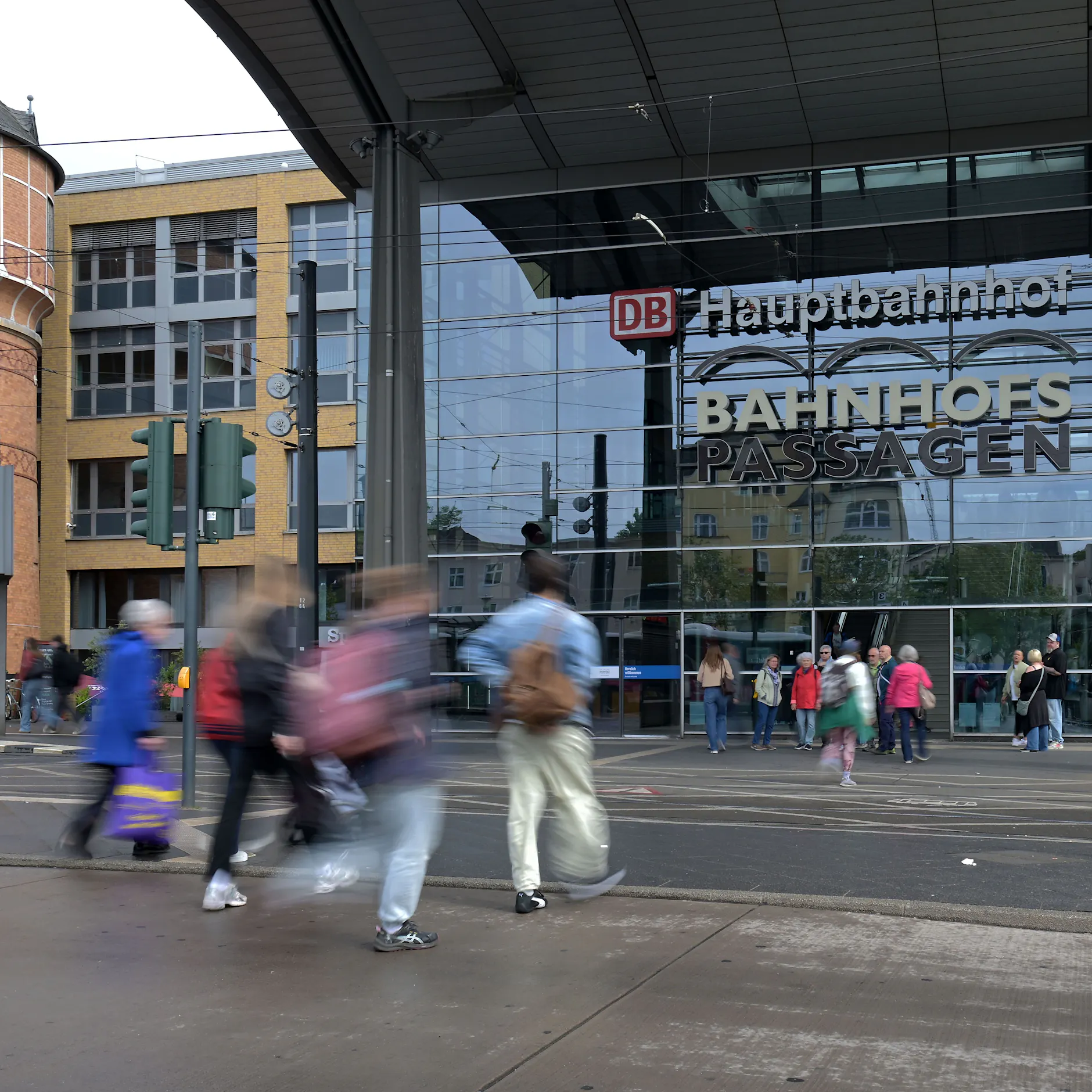 Bombe in Potsdam: Hauptbahnhof gesperrt, 6500 Menschen evakuiert