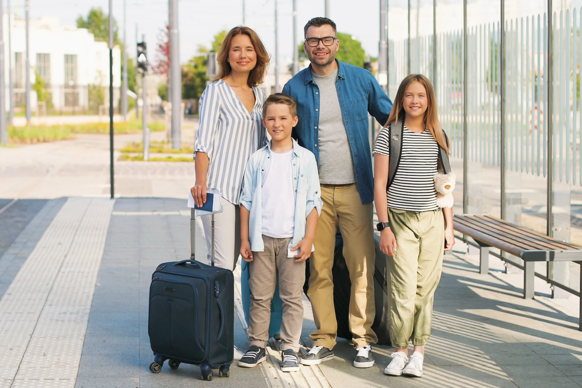 Bis zu fünf Personen können mit dem Familienticket in ICE- und IC-Zügen reisen.