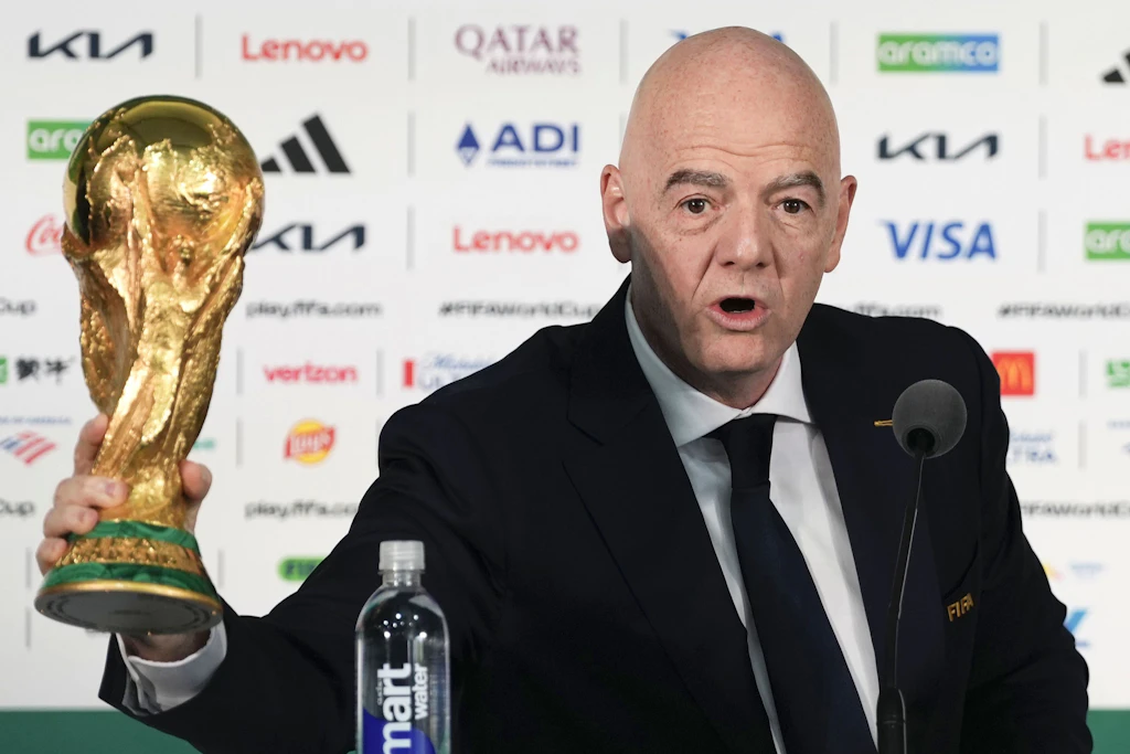 Gianni Infantino steht als Fifa-Präsident für ein Turnier, dessen Spielorte weite Reisewege nötig machen.