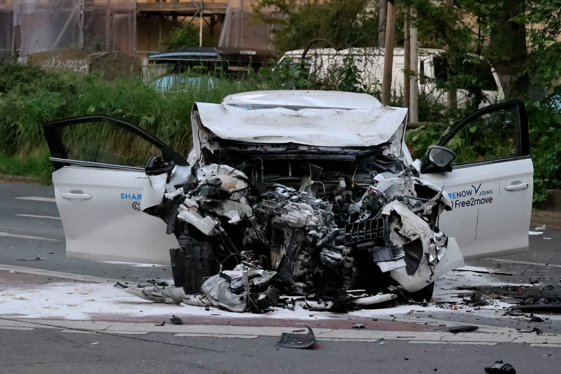 Schwerer Unfall in Friedenau: Raser gefährdet Leben – Kind erleidet Knalltrauma