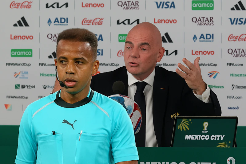 WM-Skandal: Fifa-Boss Infantino macht Somalia-Schiri kleine 