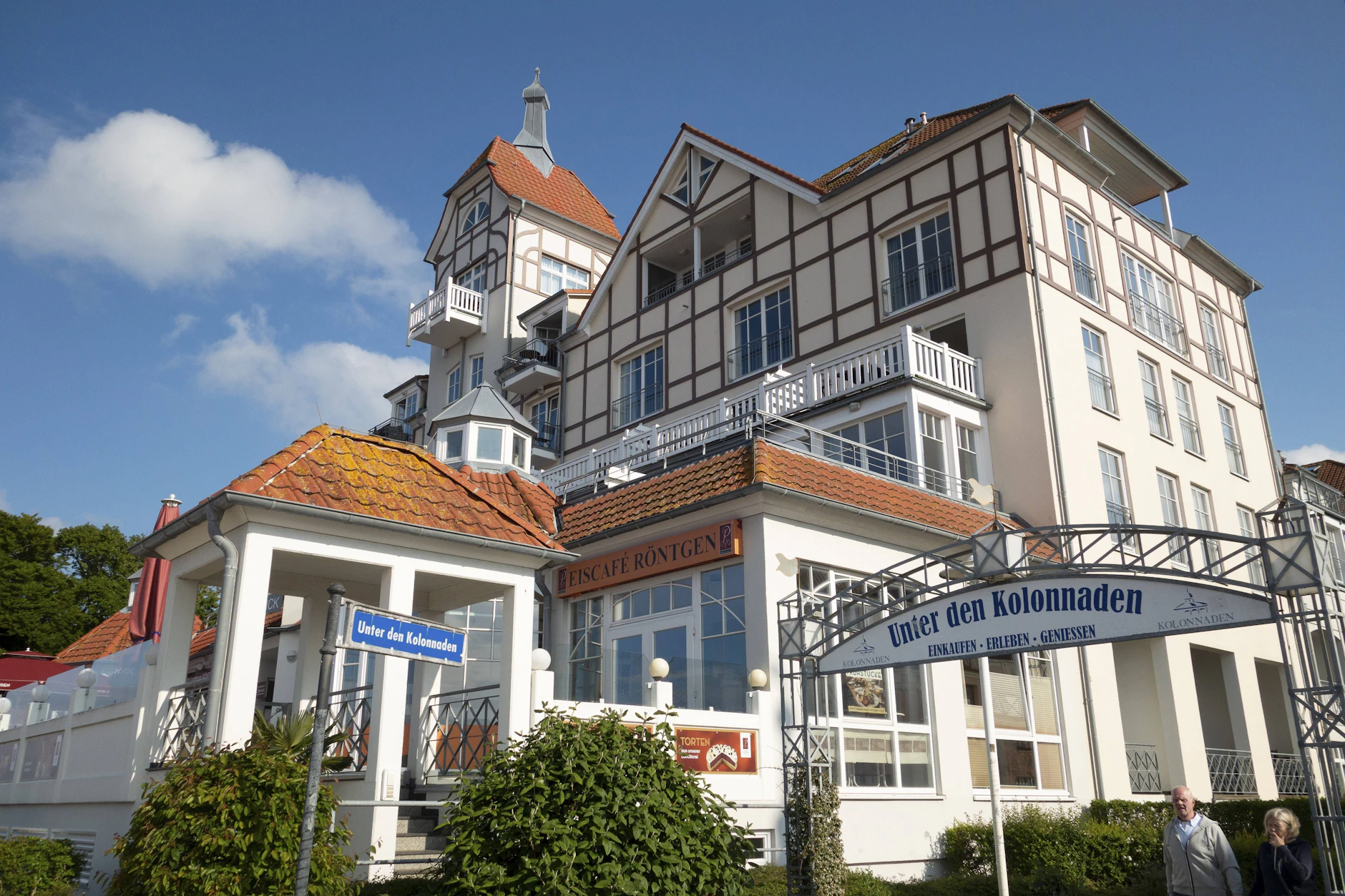 Schön, aber nicht unbedingt günstig - Ferienwohnungen mit Meeresblick in Kühlungsborn.