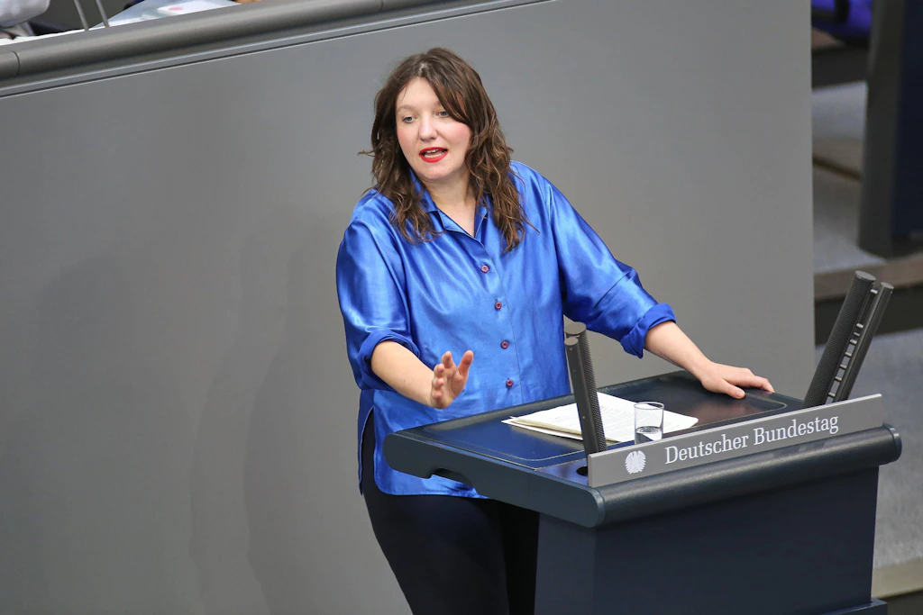 Die friedens- und abrüstungspolitische Sprecherin der Linksfraktion Desiree Becker im Bundestag.