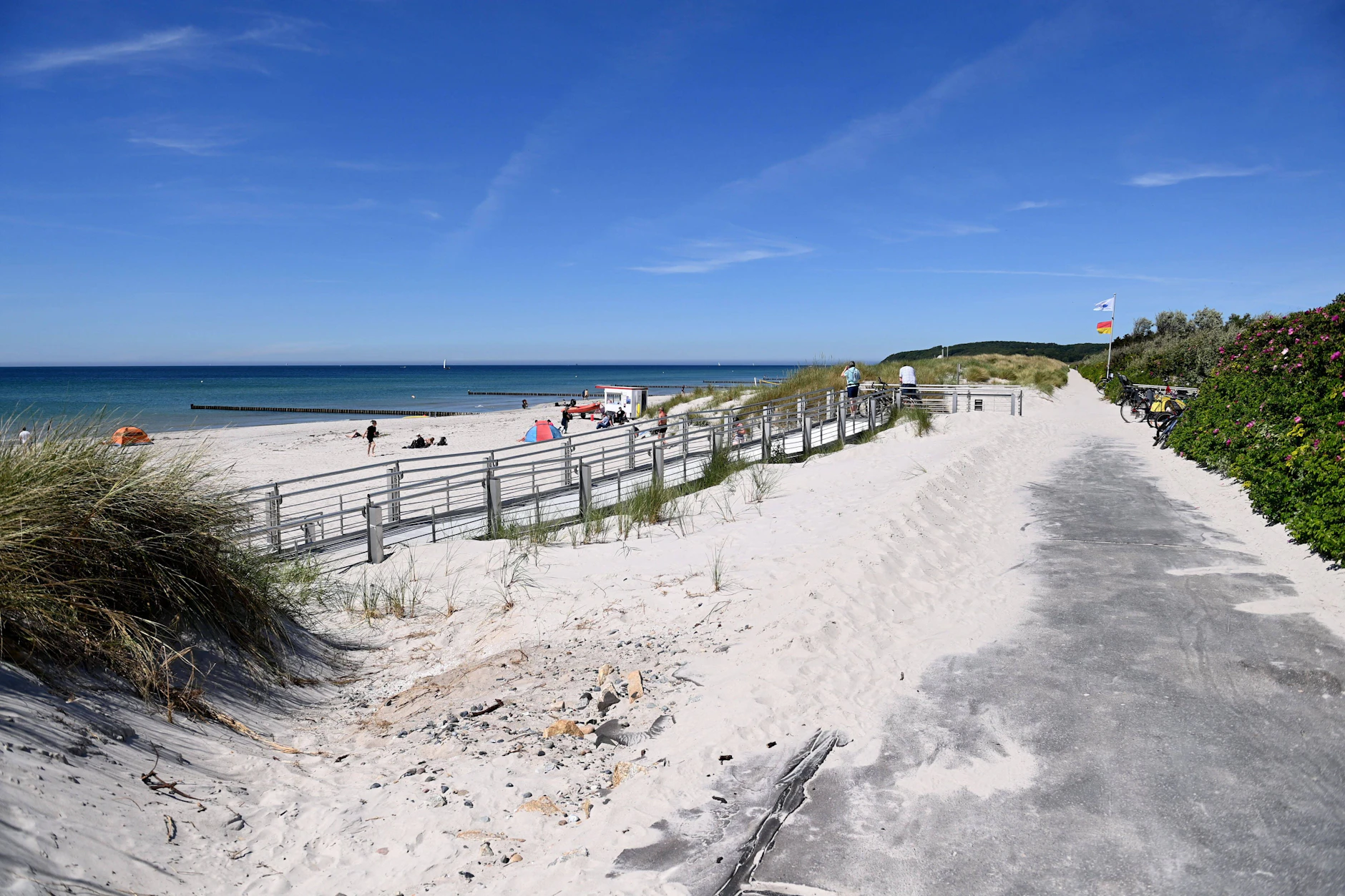 Ostsee-Urlaub wie man ihn sich vorstellt! Der Strand in Vitte auf der Insel Hiddensee.