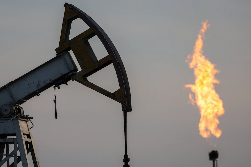 Öl und Gas stehen unter Druck: Experten sehen Risiken für Preise, Inflation und die deutsche Wirtschaft.