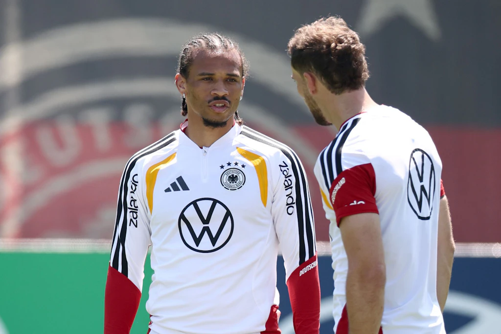 Für Leroy Sané (l.) und Leon Goretzka dürfte jetzt Schluss sein beim DFB.