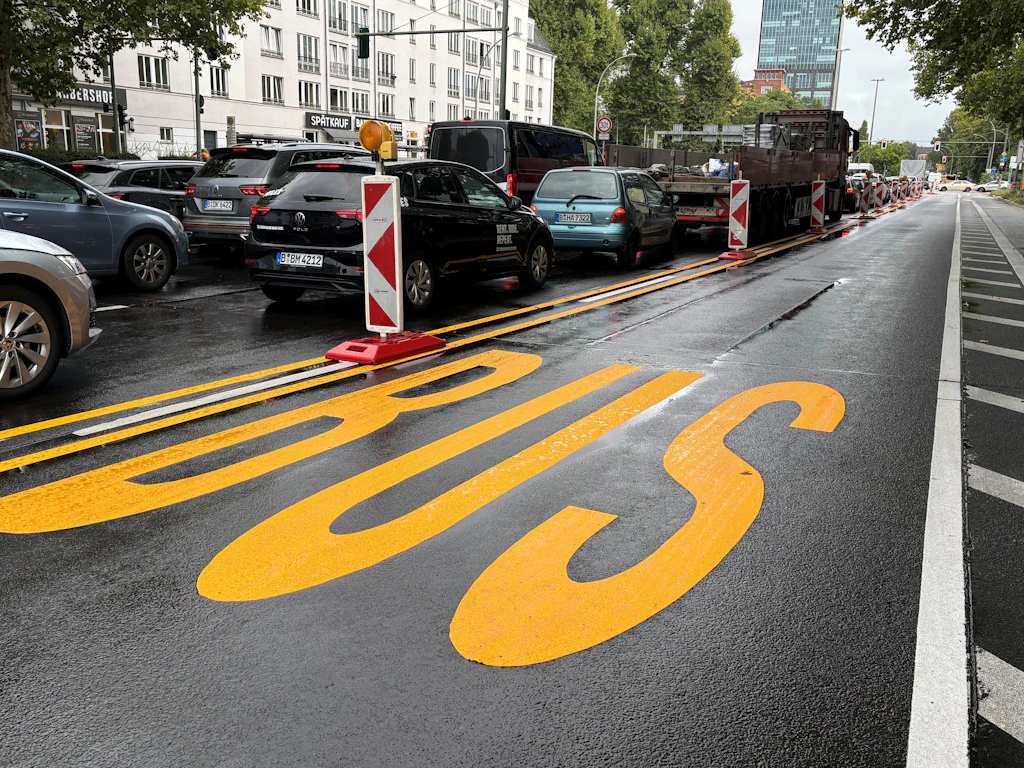 Mehr Platz für Autos: Elsenbrücke hat bald sechs Fahrstreifen – Busspur fällt weg