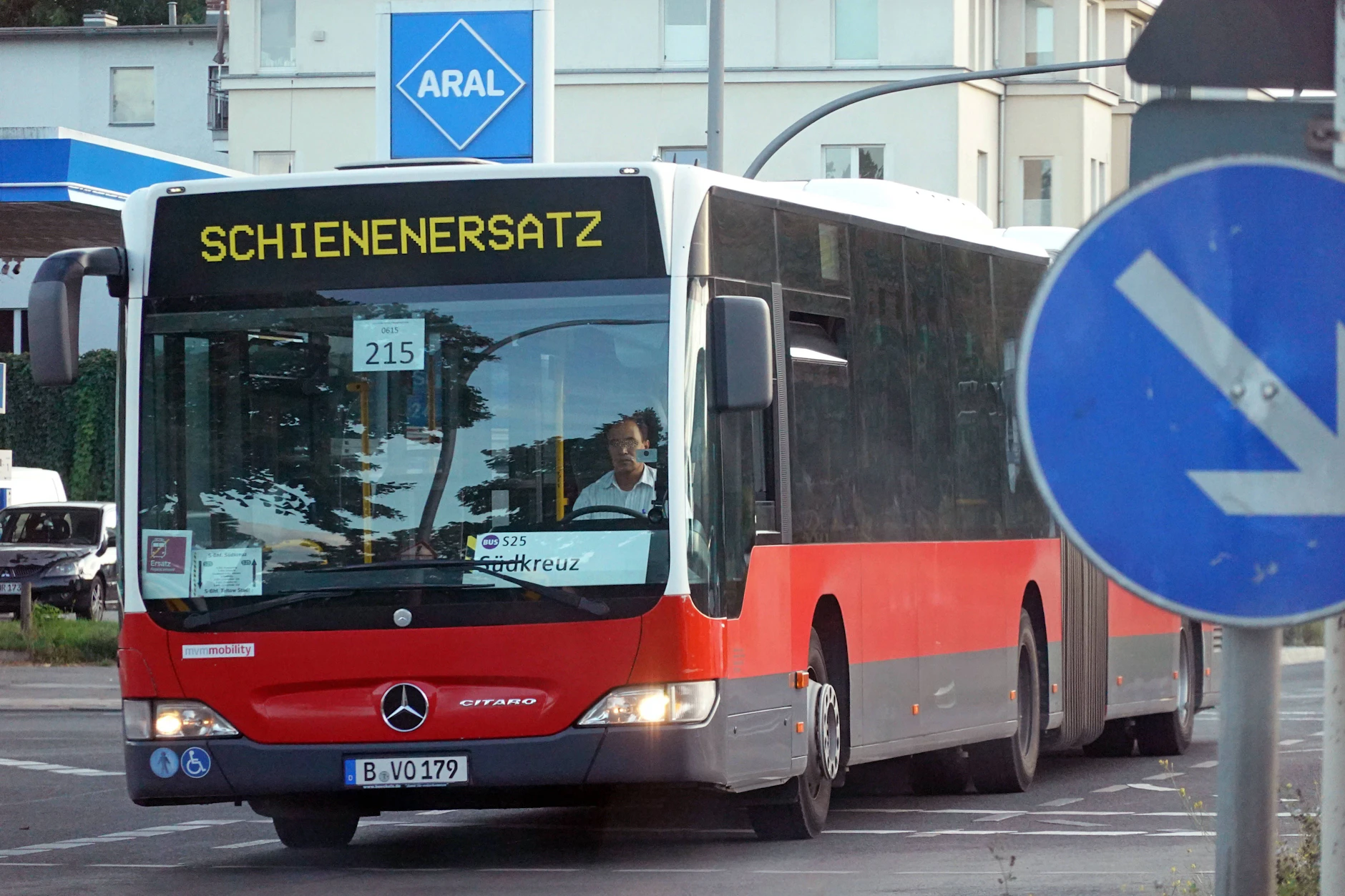 Zwei Buslinien sind im Schienenersatzverkehr unterwegs.