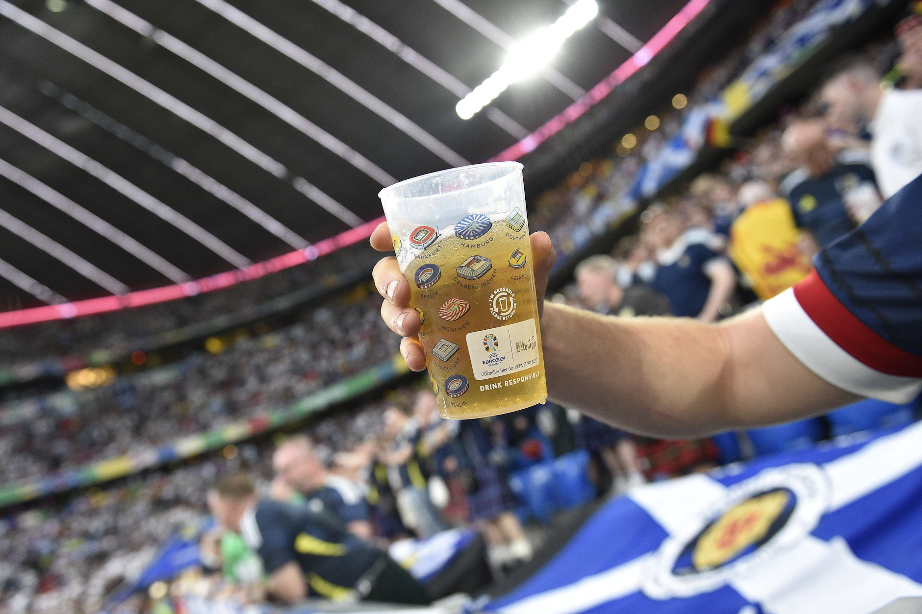Die Fußballfans in Ecuador können jetzt schon jubeln. Die Bierpreise werden während der WM drastisch gesenkt.