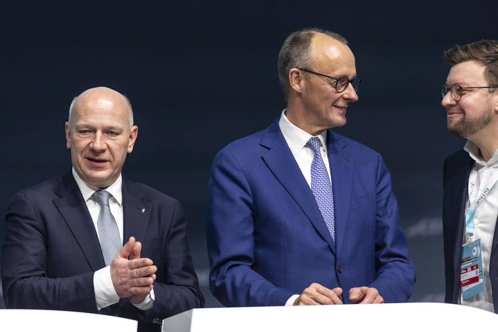 Kai Wegner (CDU), Regierender Bürgermeister von Berlin, und Bundeskanzler Friedrich Merz