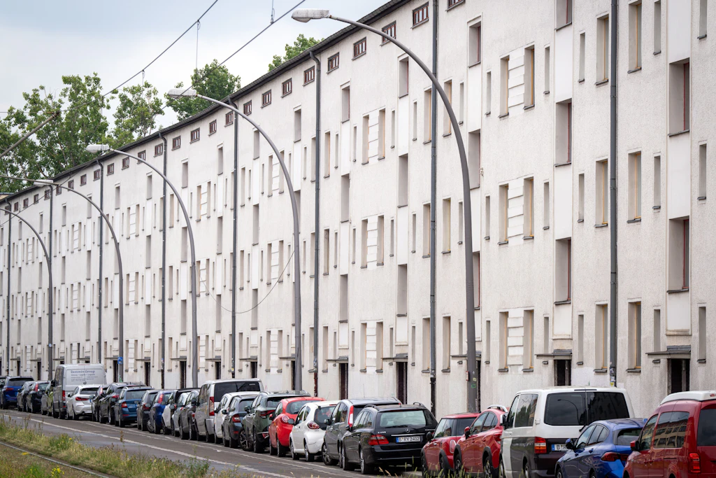 Sanierte Mehrfamilienhäuser in der Buschallee in Berlin-Weißensee