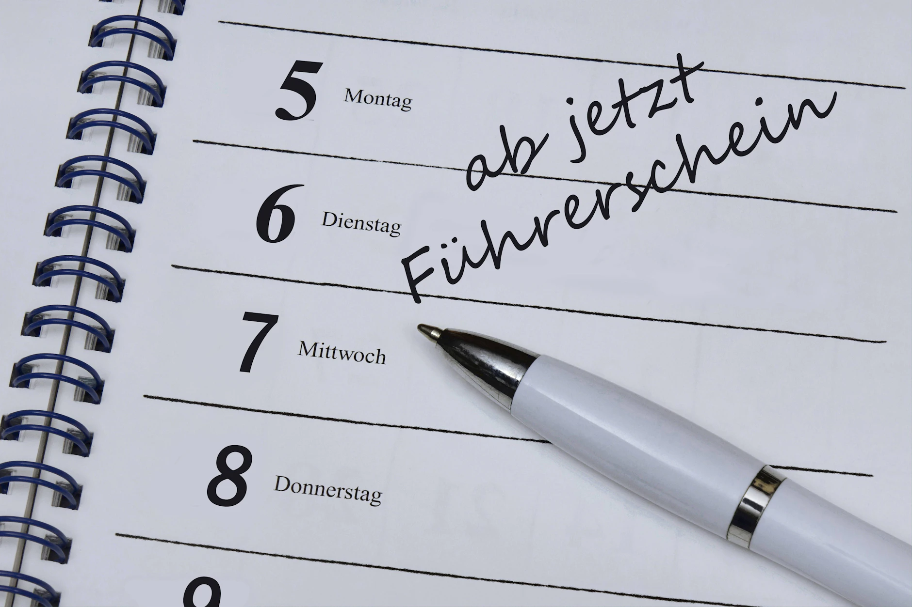 Kalender-Eintrag: Ab jetzt Führerschein! Denn für viele Jobs ist er Pflicht.