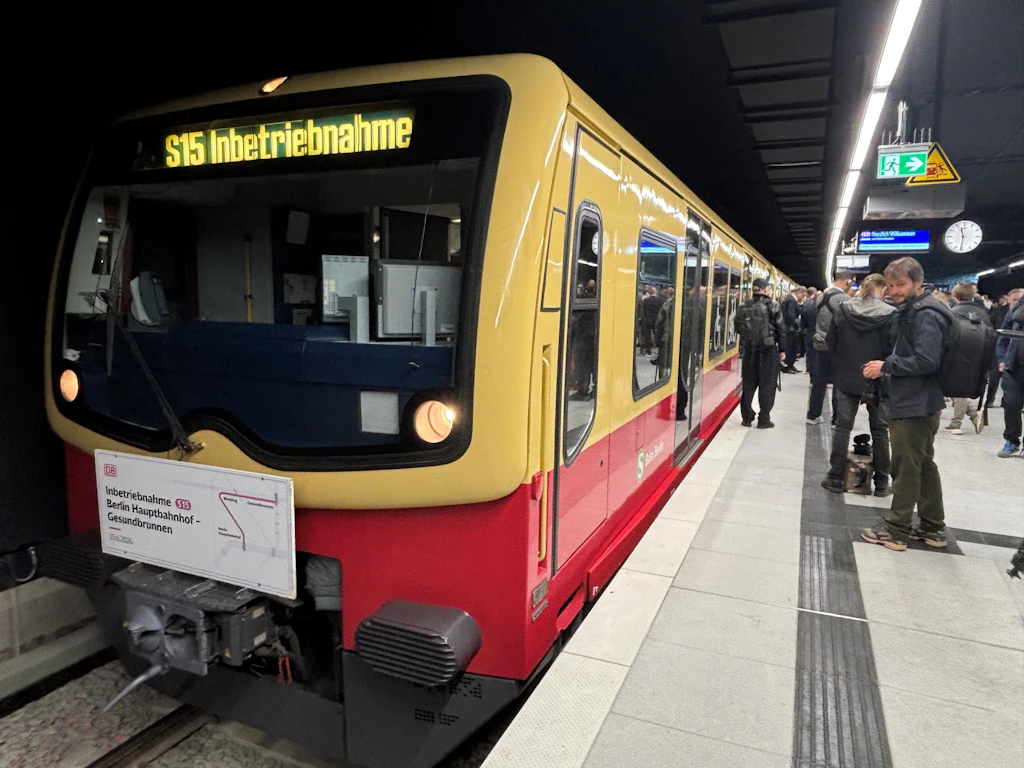 „Das habe ich noch nie erlebt“: Neue S-Bahnlinie S15 wird gefeiert wie ein Star