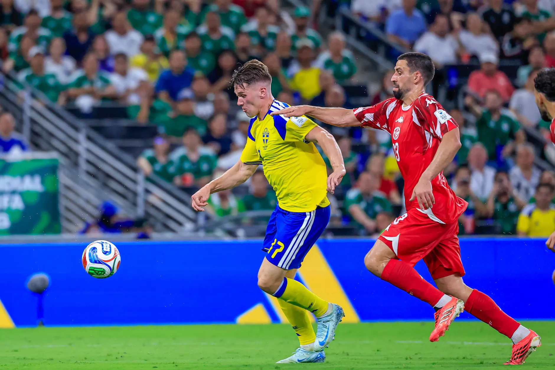 Union-Profi Rani Khedira (r.) erlebte mit Tunesien zum WM-Auftakt gegen Schweden einen Albtraum.