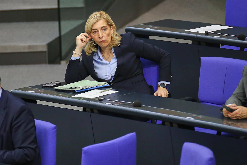 Mathematik versus Pflegereform: Gesundheitsministerin Warken hat sich verrechnet