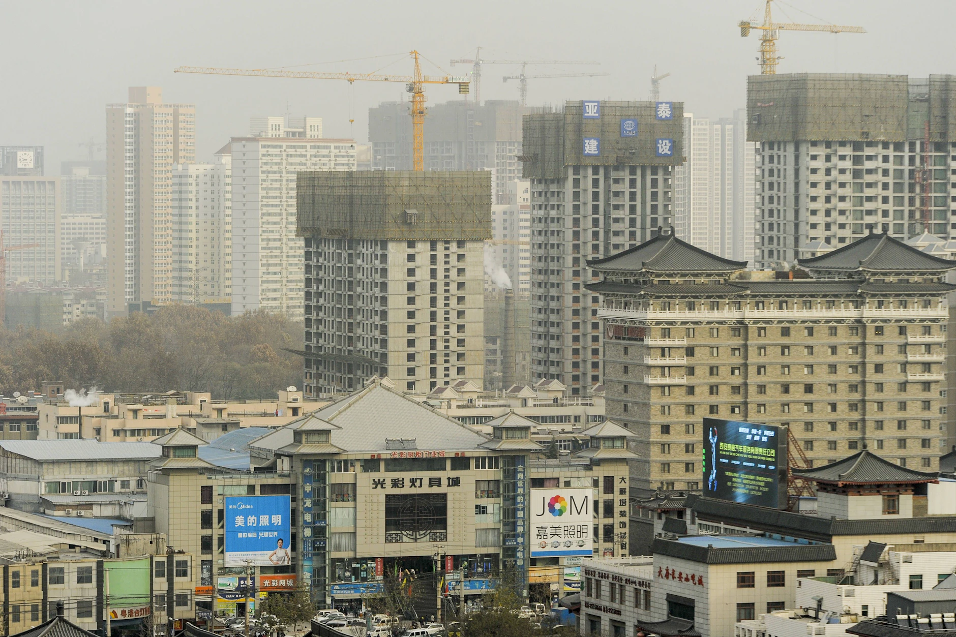 Hochhaus-Rohbauten in der Stadt Xian in der Provinz Shaanxi: In dieser Region kaufte der Mann seine nicht existierende Wohnung.
