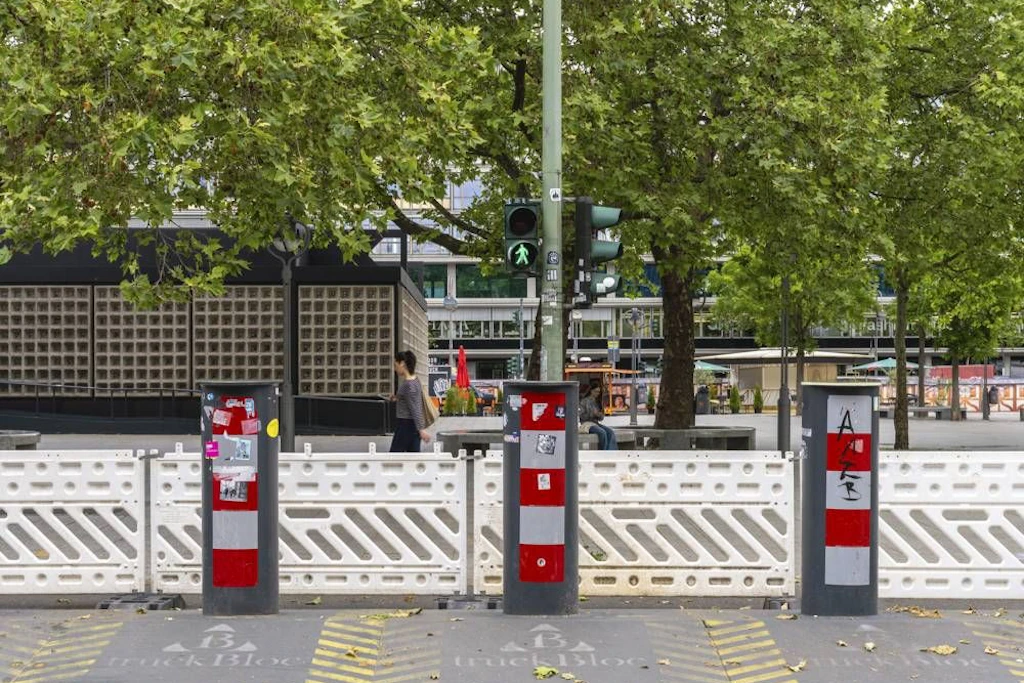 Umbau am Breitscheidplatz: Seit einigen Wochen wird an den neuen Sicherheitsvorkehrungen gearbeitet.