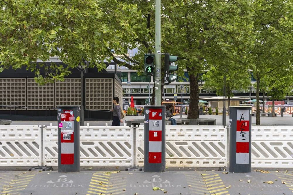 Umbau am Breitscheidplatz: Seit einigen Wochen wird an den neuen Sicherheitsvorkehrungen gearbeitet.